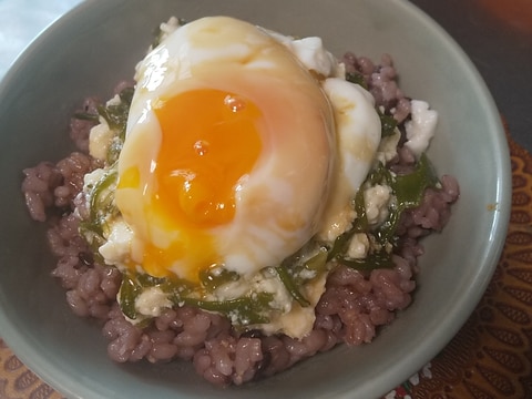 ヘルシー★温玉のっけメカブ豆腐丼